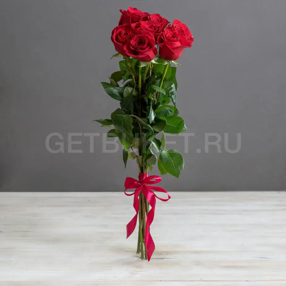 62918 Букет из 7 красных роз